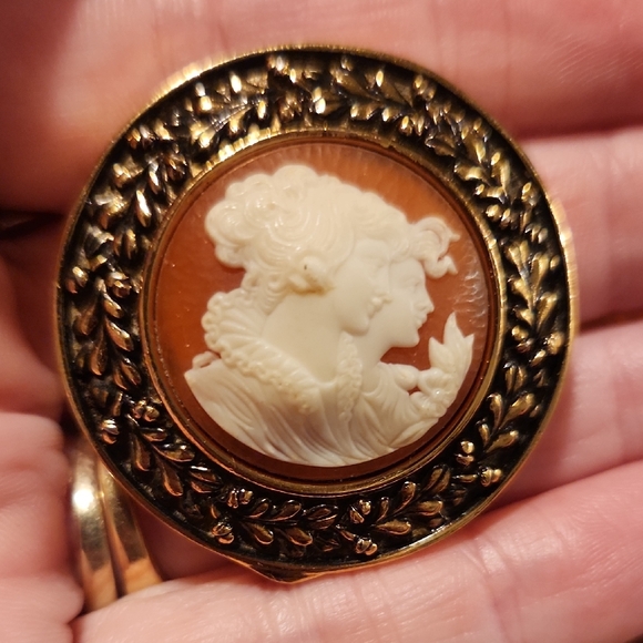 Estee Lauder Jewelry - Estee Lauder Azuree Cameo Perfume Compact